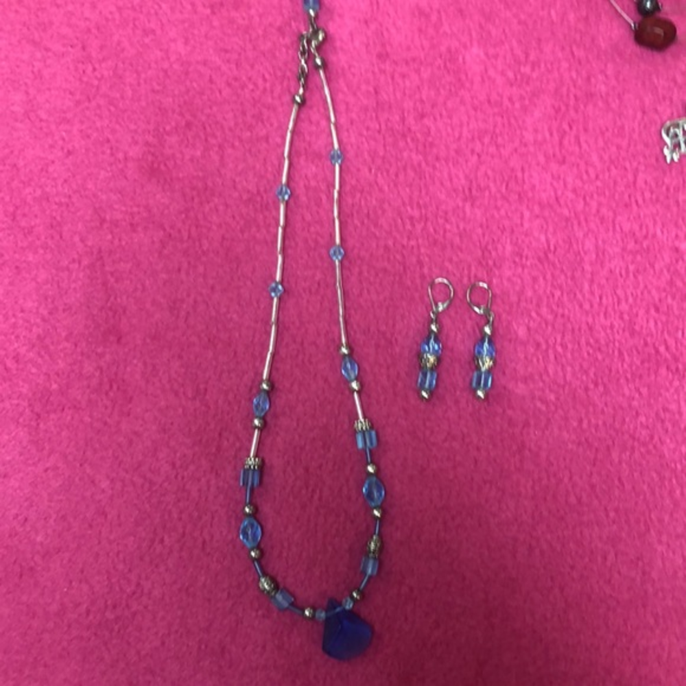 Costume necklace‎ and earrings